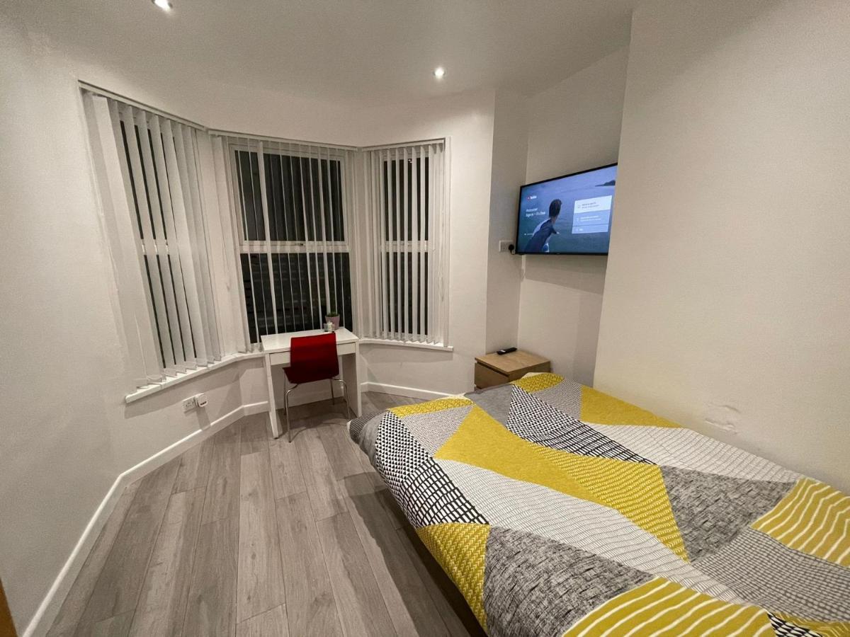 Selection Of Stylish Apartments Within Walking Distance Of Cardiff City Centre Bagian luar foto