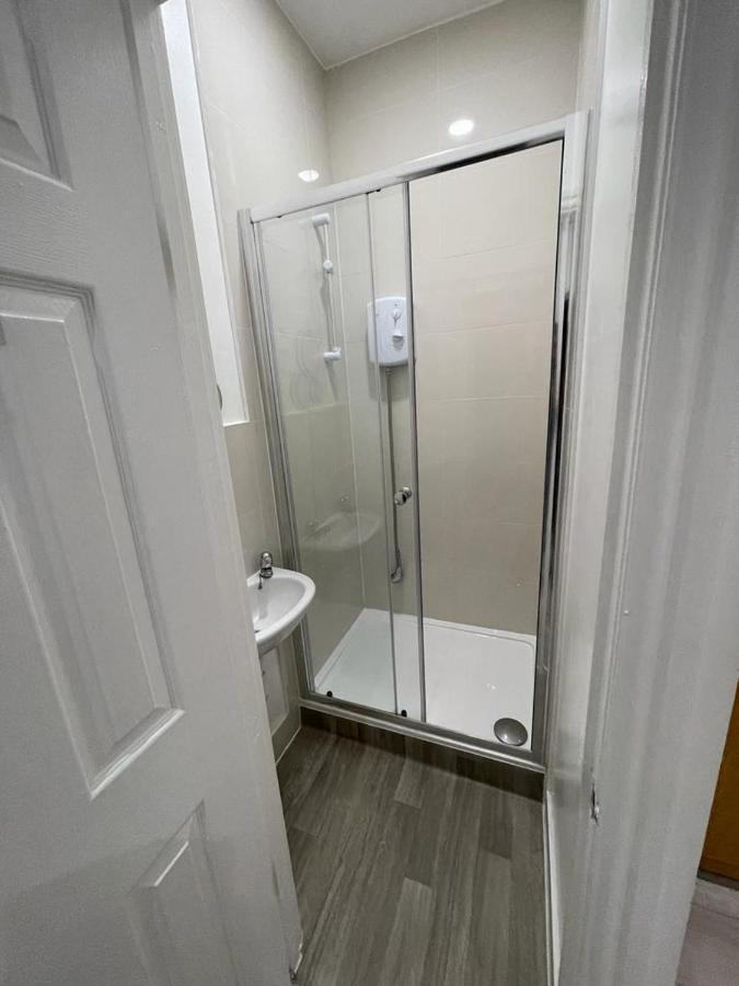 Selection Of Stylish Apartments Within Walking Distance Of Cardiff City Centre Bagian luar foto
