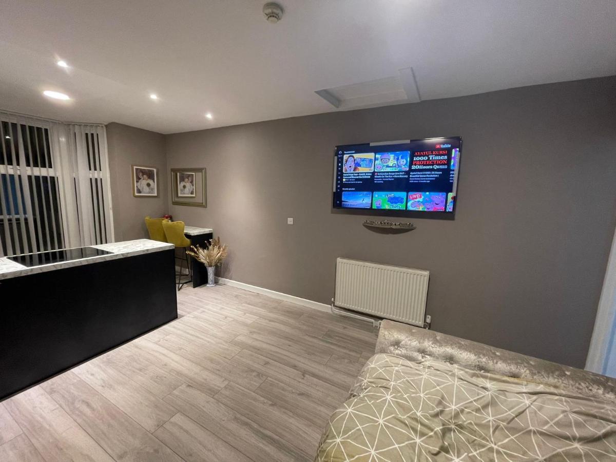 Selection Of Stylish Apartments Within Walking Distance Of Cardiff City Centre Bagian luar foto