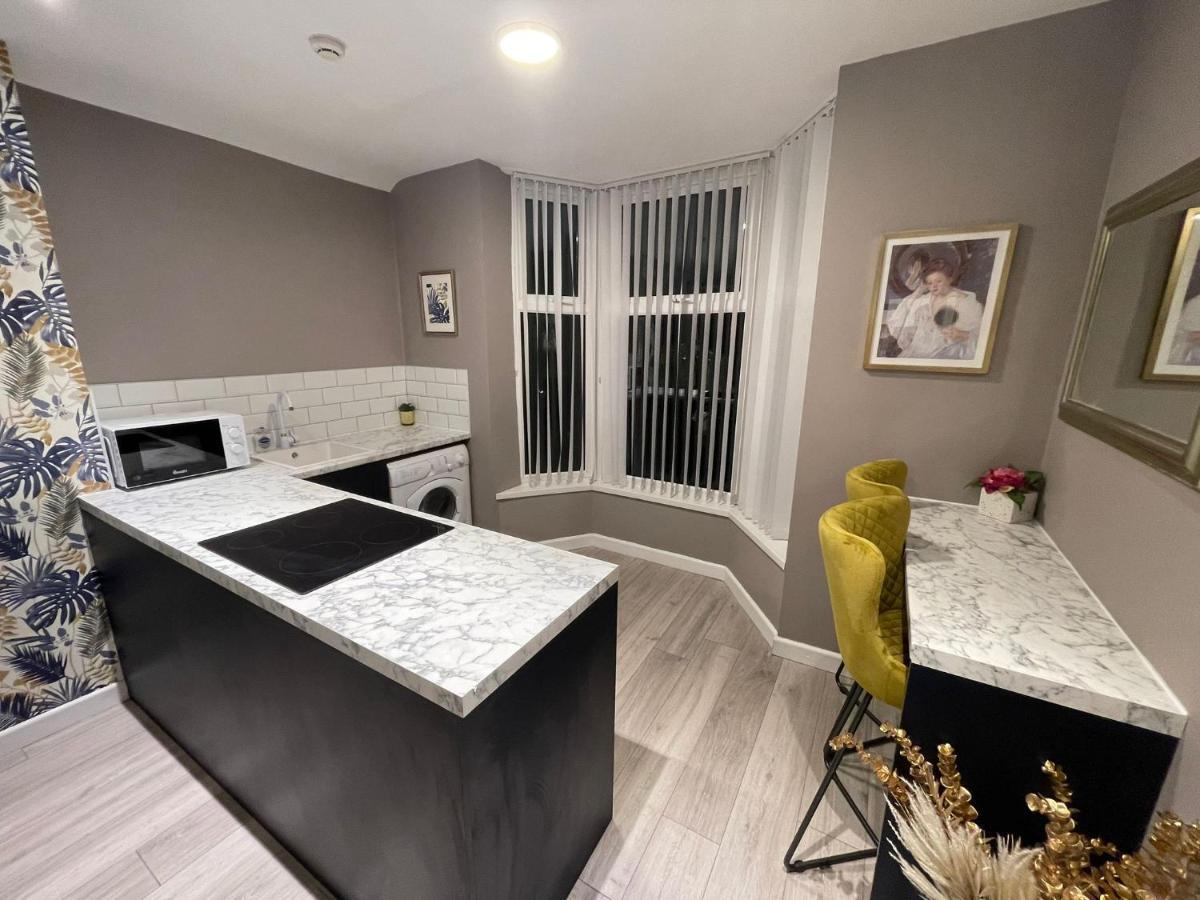 Selection Of Stylish Apartments Within Walking Distance Of Cardiff City Centre Bagian luar foto