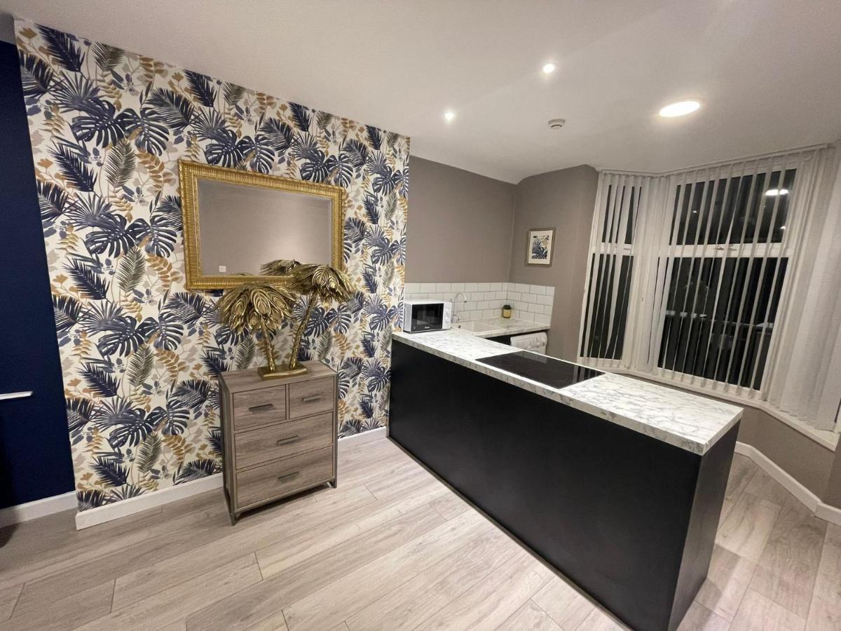 Selection Of Stylish Apartments Within Walking Distance Of Cardiff City Centre Bagian luar foto